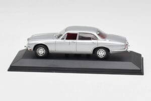 Jaguar XJ12 Series II Sidabrinis Minichamps 1:43 400130401 Metalas