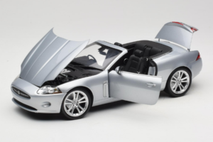 Jaguar XK X150 Kabrioletas Sidabrinis Minichamps 1:18 153130533 Metalas - nuotrauka 2 iš 8