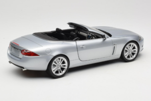 Jaguar XK X150 Kabrioletas Sidabrinis Minichamps 1:18 153130533 Metalas - nuotrauka 3 iš 8