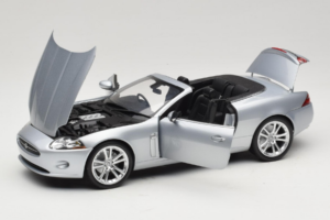 Jaguar XK X150 Kabrioletas Sidabrinis Minichamps 1:18 150130531 Metalas - nuotrauka 2 iš 8