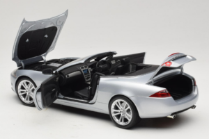 Jaguar XK X150 Kabrioletas Sidabrinis Minichamps 1:18 150130531 Metalas - nuotrauka 5 iš 8