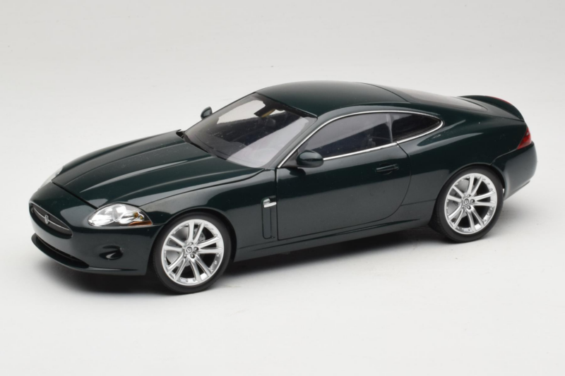 Jaguar XK X150 Žalias Minichamps 1:18 150130500 Metalas