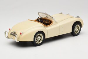 Jaguar XK120 Baltas Eduscho 1:18 7482-1HTH Metalas - nuotrauka 3 iš 8