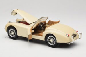 Jaguar XK120 Baltas Eduscho 1:18 7482-1HTH Metalas - nuotrauka 5 iš 8