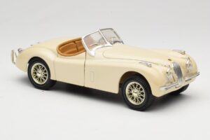 Jaguar XK120 Baltas Eduscho 1:18 7482-1HTH Metalas - nuotrauka 6 iš 8