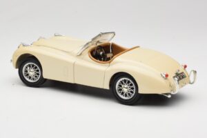 Jaguar XK120 Baltas Eduscho 1:18 7482-1HTH Metalas - nuotrauka 7 iš 8