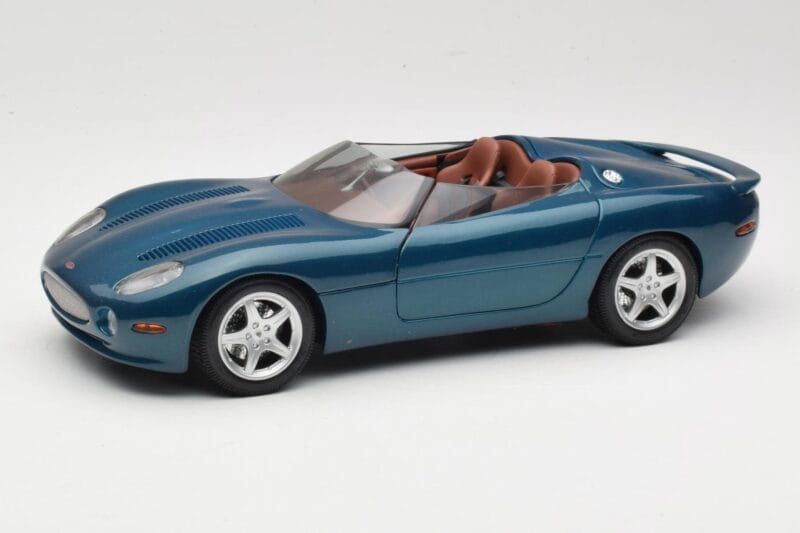 Jaguar XK180 Žalias Maisto 1:18 50337 Metalas