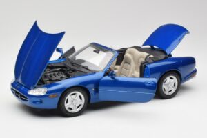 Jaguar XK8 X100 Kabrioletas Azure Mėlynas Maisto 1:18 50286 Metalas - nuotrauka 2 iš 8
