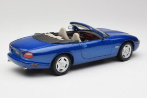Jaguar XK8 X100 Kabrioletas Azure Mėlynas Maisto 1:18 50286 Metalas - nuotrauka 3 iš 8