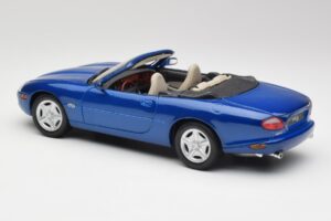 Jaguar XK8 X100 Kabrioletas Azure Mėlynas Maisto 1:18 50286 Metalas - nuotrauka 7 iš 8