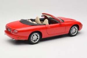 Jaguar XKR X100 Raudonas Maisto 1:18 50330 Metalas - nuotrauka 3 iš 8