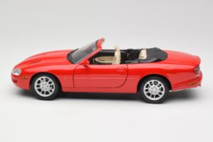 Jaguar XKR X100 Raudonas Maisto 1:18 50330 Metalas - nuotrauka 4 iš 8