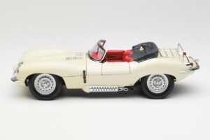 Jaguar XKSS Kreminis AUTOart 1:18 73512 Metalas - nuotrauka 4 iš 8