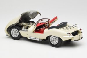 Jaguar XKSS Kreminis AUTOart 1:18 73512 Metalas - nuotrauka 5 iš 8