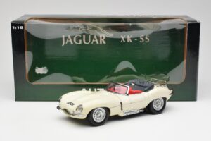 Jaguar XKSS Kreminis AUTOart 1:18 73512 Metalas - nuotrauka 8 iš 8