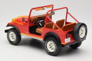 Jeep CJ-7 Renegade Raudonas MCG 1:18 MCG18110 Metalas - nuotrauka 5 iš 6