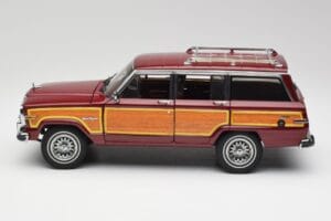 Jeep Grand Wagoneer Classic Raudonas AUTOart 1:18 74002 Metalas - nuotrauka 4 iš 8