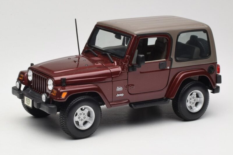 Jeep Wrangler TJ Sahara Raudonas Maisto 1:18 31662 Metalas