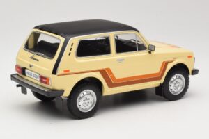 Lada Niva 2121 California Smėlinė MCG 1:18 MCG18004 Metalas - nuotrauka 2 iš 6