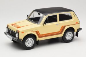 Lada Niva 2121 California Smėlinė MCG 1:18 MCG18004 Metalas