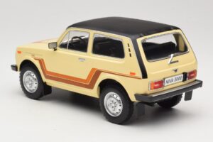 Lada Niva 2121 California Smėlinė MCG 1:18 MCG18004 Metalas - nuotrauka 5 iš 6