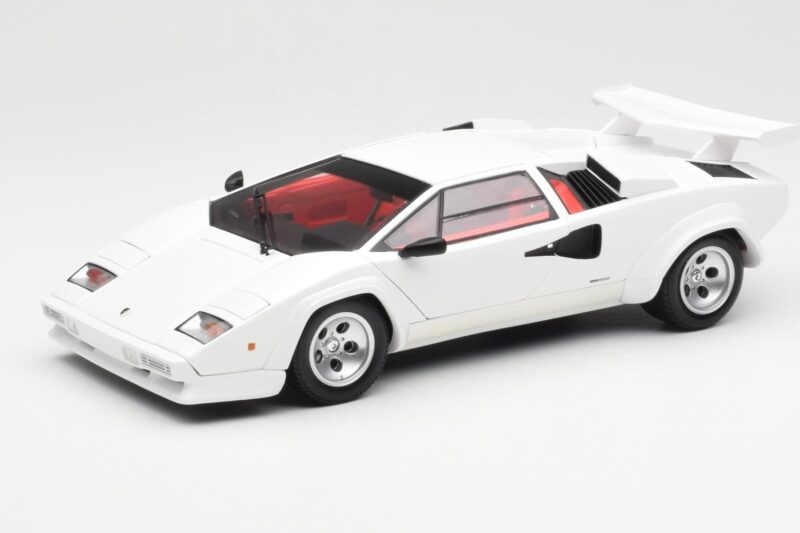 Lamborghini Countach LP500S Baltas Kyosho 1:18 08320E Metalas