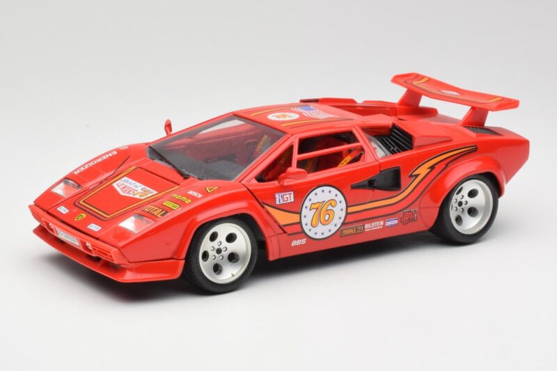 Lamborghini Countach Raudonas Bburago 1:18 3047 Metalas