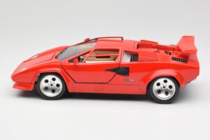 Lamborghini Countach Raudonas Bburago 1:18 3047-M1 Metalas - nuotrauka 4 iš 8