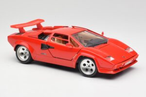 Lamborghini Countach Raudonas Bburago 1:18 3047-M1 Metalas - nuotrauka 6 iš 8