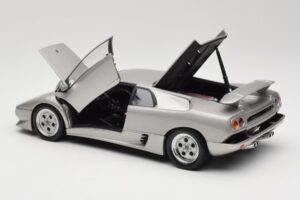 Lamborghini Diablo Sidabrinis AUTOart 1:18 70071 Metalas - nuotrauka 5 iš 8