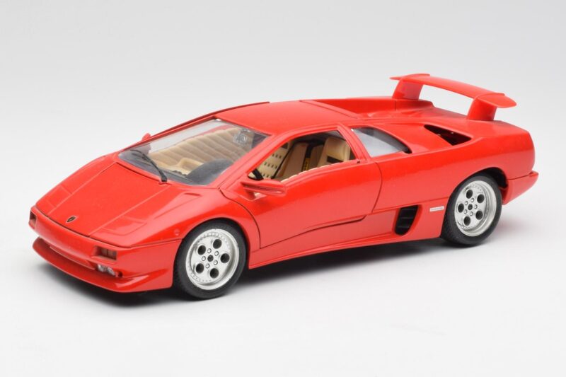 Lamborghini Diablo Raudonas Bburago 1:18 3028-M1 Metalas