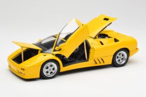 Lamborghini Diablo Roadster Geltonas AUTOart 1:18 70092 Metalas - nuotrauka 2 iš 8