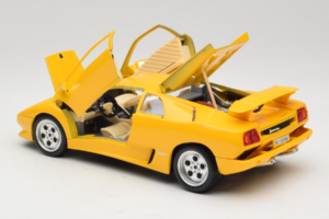 Lamborghini Diablo Geltonas Bburago 1:18 3041-M2 Metalas - nuotrauka 5 iš 8