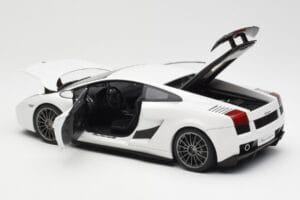 Lamborghini Gallardo Superleggera Monocerus Metallic Baltas AUTOart 1:18 74585 Metalas - nuotrauka 5 iš 8