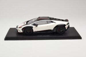 Lamborghini Huracan Sterrato No. 63 Baltas TopSpeed 1:18 TS0610 Derva - nuotrauka 3 iš 6