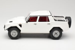 Lamborghini LM002 Baltas Kyosho 1:18 GTS18508W Derva - nuotrauka 3 iš 6