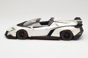 Lamborghini Veneno Roadster Baltas Su Raudona Linija Kyosho 1:18 C09502W Metalas - nuotrauka 3 iš 6