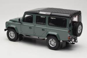 Land Rover Defender Station Wagon Keswick Green GT Spirit 1:18 GT527 Derva - nuotrauka 5 iš 6