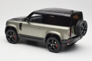 Land Rover Defender 90 HSE P400 L663 Pangea Green Metallic GT Spirit 1:18 GT517 Derva - nuotrauka 5 iš 6