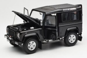 Land Rover Defender 90 Santorini Juodas Metalas Kyosho 1:18 08901BK Metalas - nuotrauka 2 iš 8