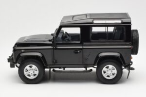 Land Rover Defender 90 Santorini Juodas Metalas Kyosho 1:18 08901BK Metalas - nuotrauka 4 iš 8