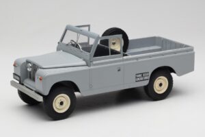 Land Rover Series II 109 Pickup Pilkas MCG 1:18 MCG18092 Metalas