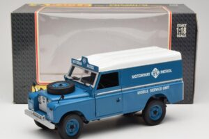 Land Rover Series III 109 Soft Top Motorway Patrol Mėlynas Eagles Race 1:18 4403 Metalas - nuotrauka 8 iš 8