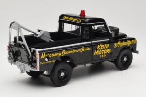 Land Rover Series III Gelbėjimo Automobilis Juodas Universal Hobbies 1:18 4411 Metalas - nuotrauka 3 iš 8