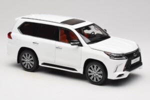 Lexus LX570 J200 Baltas LCD 1:18 LCD18010-WH Metalas - nuotrauka 6 iš 8