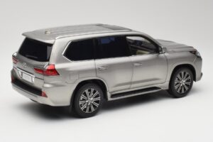 Lexus LX570 Sonic Titanas Kyosho 1:18 08955T Metalas - nuotrauka 3 iš 8