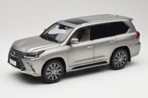 Lexus LX570 Sonic Titanas Kyosho 1:18 08955T Metalas