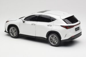 Lexus NX450h+ AZ20 Baltas Kyosho 1:18 08968Q Derva - nuotrauka 7 iš 8