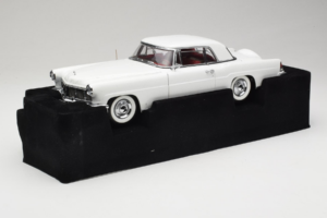 Lincoln Continental Mark II Baltas Road Signature 1:18 20078-P1 Metalas