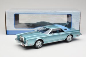 Lincoln Continental Mark V Blue Metallic MCG 1:18 MCG18369 Metalas - nuotrauka 6 iš 6